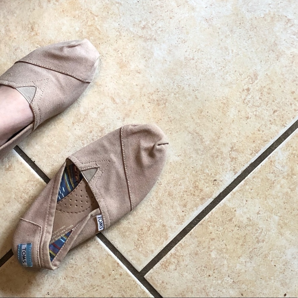 Toms